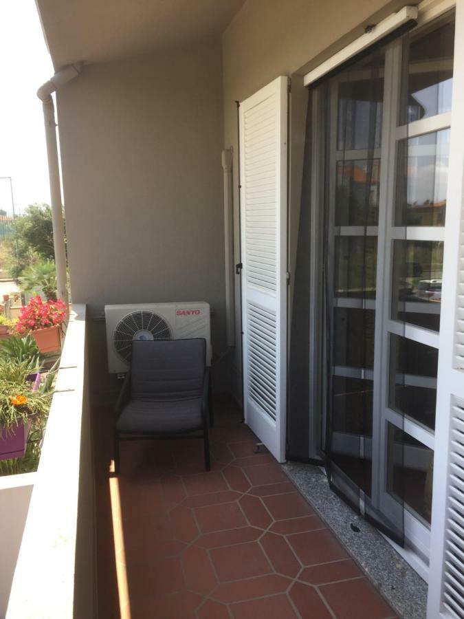 B&B Filomena Santa Giusta Exteriör bild